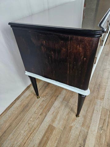 Commode - Commode des années 60, laquée, avec plateau en