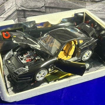 Bburago 1:18 - Modelauto - Ferrari 550 Maranello (1996) Gold