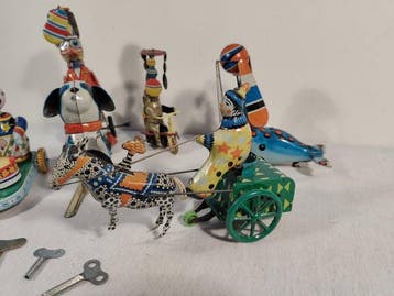 China - Blikken speelgoedfiguur - sechs Zirkus Artisten: