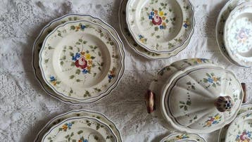 Longchamp - Eetservies voor 6 (19) - Aardewerk - Hoofd