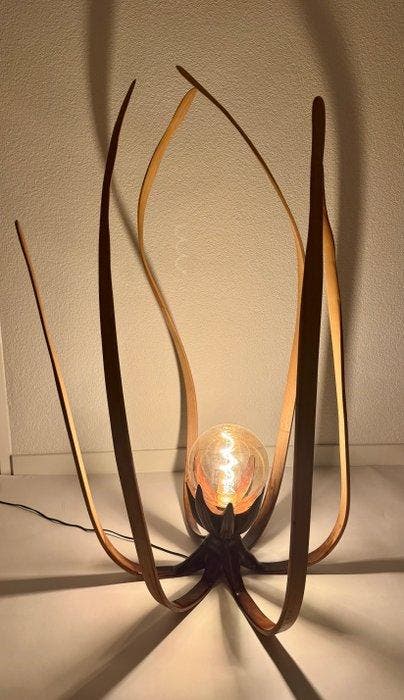 Studio Maud Daems - Staande lamp - Beuken - Blooming Flower, Antiek en Kunst, Kunst | Designobjecten