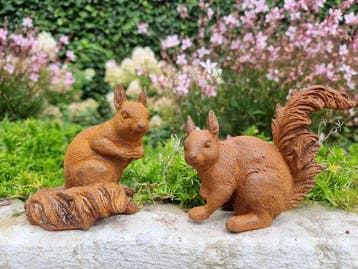 Beeldje - Pair of squirrels - IJzer, Antiek en Kunst