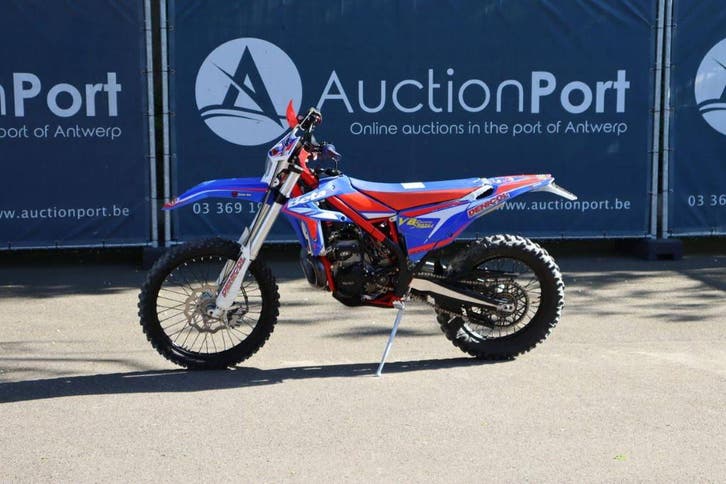 Veiling: Crossmotor Beta E8 Enduro Benzine 2020 (Marge), Motoren, Motoren | Overige merken, Ophalen