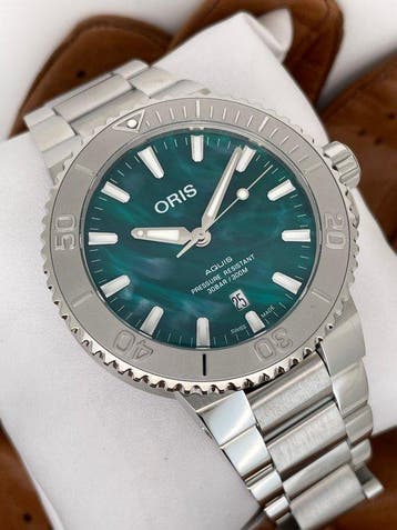 Oris - Aquis Date X Bracenet Automatic - Sans prix de
