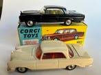 Corgi Toys 1:43 - Modelauto (2) - 2 x Mercedes-Benz 220 SE