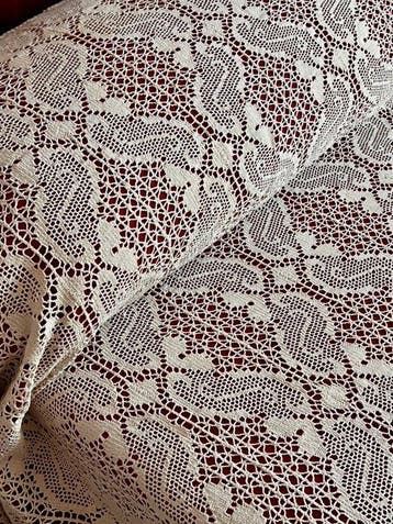 ** Ancienne housse de lit en dentelle à fuseaux couleur, Antiquités & Art