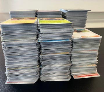 Pokémon - 2700 Card - Large bulk Pokémon card collection