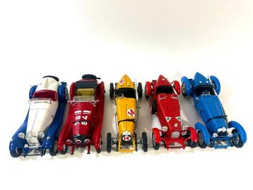 Bburago, Polistil 1:18 - Model sportwagen (5) - Alfa Romeo, Hobby & Loisirs créatifs