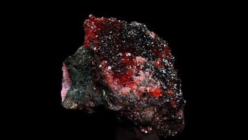 Rhodochrosiet met pyrolusiet - Moanda-mijn, Haut-Ogooué,