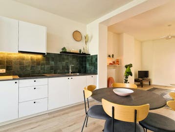 Appartement aan Avenue de la Couronne, Ixelles, Immo, 50 m² of meer
