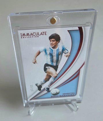 2023 Panini Immaculate Collection /19 Diego Maradona 58
