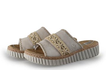Rieker Slippers in maat 41 Beige, Kleding | Dames, Schoenen, Slippers, Verzenden, Beige, Zo goed als nieuw