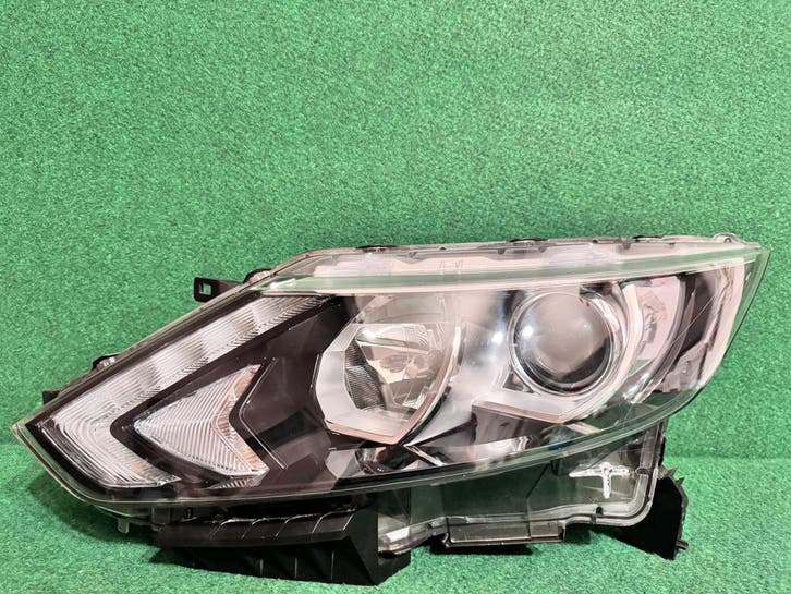 Phare av. gauche Nissan Qashqai J11 2013 -17 H7 LED 10018013, Autos : Pièces & Accessoires, Éclairage, Nissan, Utilisé, Enlèvement