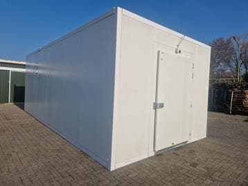 Vriescel 380 x 770 x 290 cm, Gebruikt, Koelen en Vriezen