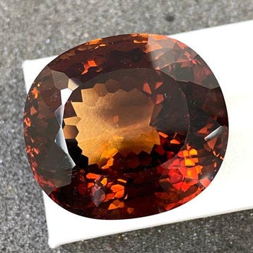 Zonder minimumprijs Topaas - 156.92 ct - nternational, Handtassen en Accessoires, Edelstenen, Nieuw