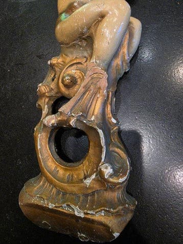 sculptuur, Putto en bois sculpté polychrome – Élément de