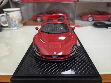 BBR 1:18 - Voiture miniature - Alfa Romeo 33 stradale Rosso