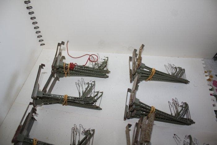 Märklin H0 - 7009/7018/7019/7022 - Bovenleiding (74) - Palen, Hobby en Vrije tijd, Modeltreinen | H0