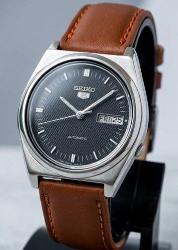 Seiko - 5 Automatic – Textured Black Dial - Zonder