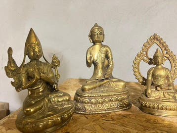 Lot van 5 Nepalese en Indiase religieuze figuren –