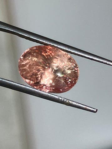 1 pcs Roze, Oranje Padparacha saffier - 7.54 ct -, Nieuw