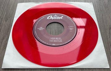 Beatles - 45 RPM Red Vinyl Jukebox MISPRINT – Love Me Do /, Nieuw in verpakking