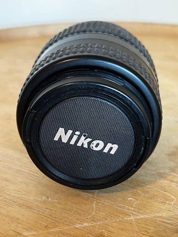 Nikon AF Nikkor 28–70mm f/3.5–4.5 D Filmcamera lens