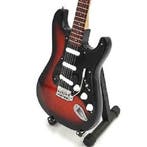 Miniatuur Fender Stratocaster gitaar met gratis standaard, Verzenden, Beeldje, Replica of Model