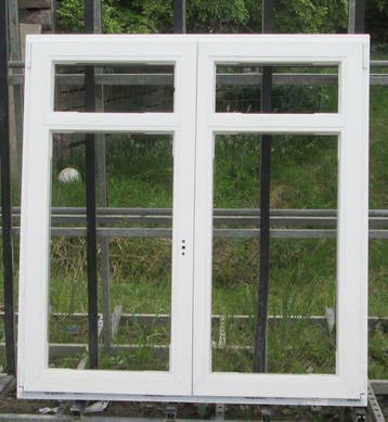 pvc raam , chassis van 124 x 132  wit / kiezelgrijs, Ophalen of Verzenden, Raamkozijn