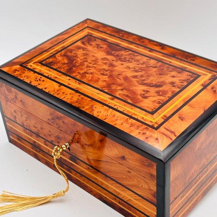 Sieradendoos - Hout (Thuja), Hout, inlegwerk, Levensboom, Antiek en Kunst, Curiosa en Brocante