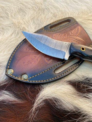 Handcrafted Damascus Steel Tracker / Hunting Knife –