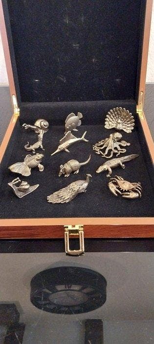 Messensteun (12) - animaux différents - Verguld messing -, Antiquités & Art, Antiquités | Meubles | Tables