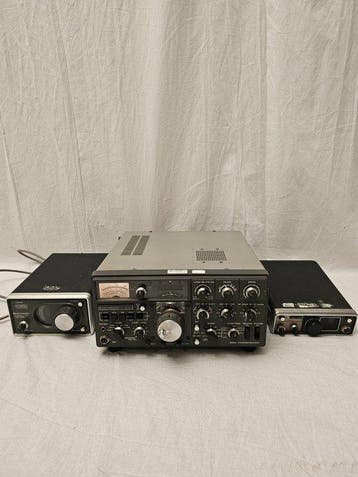 Kenwood - VFO-30G + TS-820 + TRR-7200G Ensemble hi-fi
