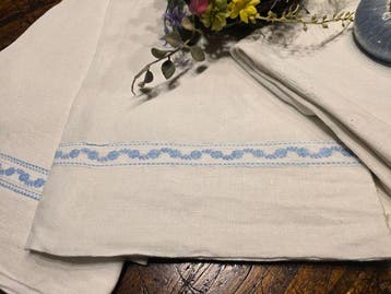 Handdoek (4) - 120 cm - 70 cm - Antieke uitzet