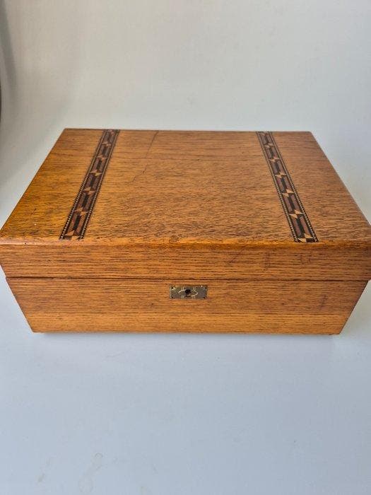 Kist - Eik - Art deco, Antiek en Kunst, Curiosa en Brocante