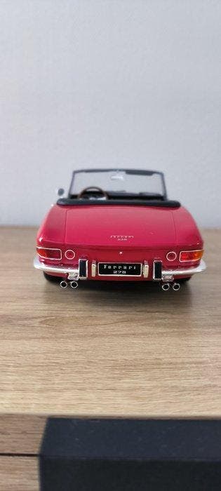 KK-Scale 1:18 - Modelauto - Ferrari 275 GTS Pininfarina, Nieuw