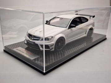 Memory Line 1:18 - Modelauto - Mercedes Benz C63 AMG Black