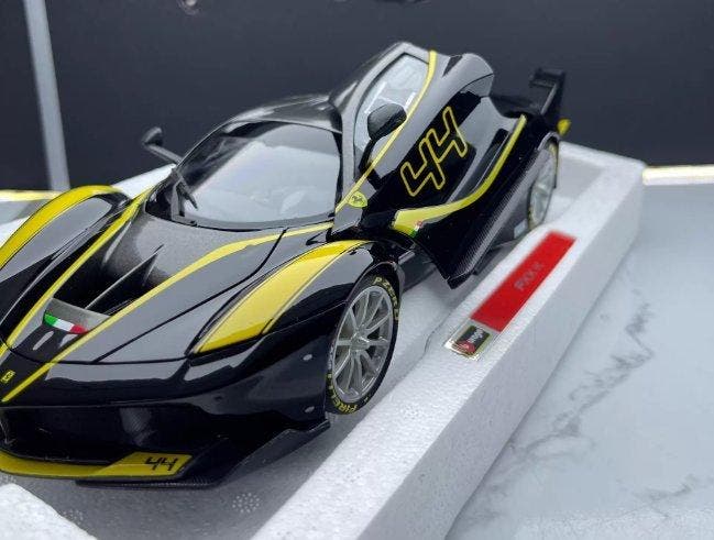 Bburago 1:18 - Modelauto - Ferrari FXX K - Bburago 1:18, Hobby en Vrije tijd, Modelauto's | 1:5 tot 1:12
