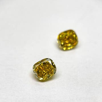 2 pcs Diamant (Natuurlijk gekleurd) - 1.13 ct - Cushion -, Nieuw