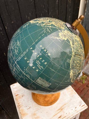 Terrestrial library globe - 2000-2010