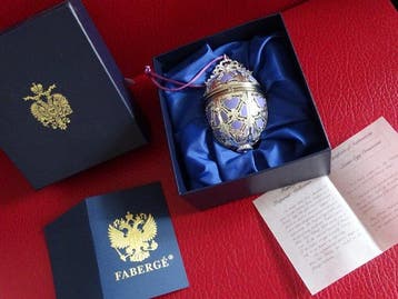 Figure - Fabergé style - Imperial ornament Egg -Certificate
