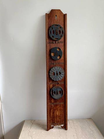 Verzameling Tsuba-zwaarden van meer dan 400 jaar oud. -