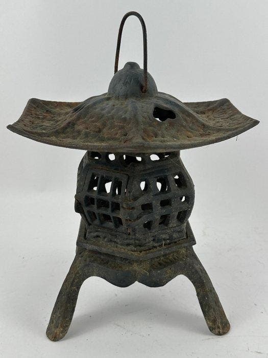 Decoratief ornament - Japan - Een grote Japanse pagode., Antiquités & Art, Curiosités & Brocante