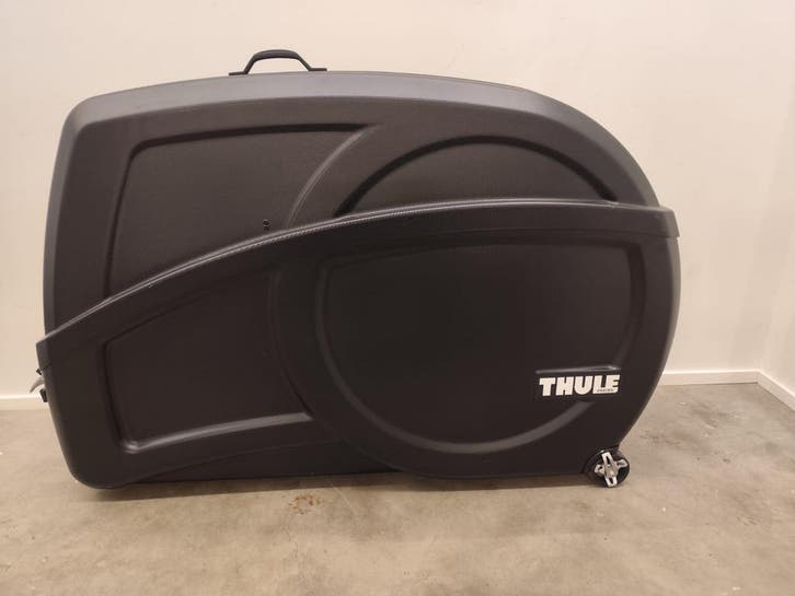 Thule Fietskoffer + Montagestandaard, Fietsen en Brommers, Fietsaccessoires | Bagagedragers, Zo goed als nieuw, Ophalen