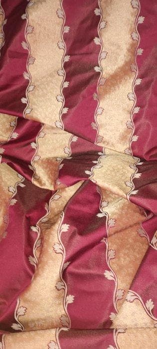 San Leucio prezioso tessuto damascato ederabordeaux-oro, Antiquités & Art