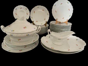 Chastagner Limoges France - Service de table pour 12 (38) -