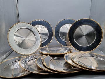 spring - Spring Switzerland – 12er Set Platzteller Edelstahl