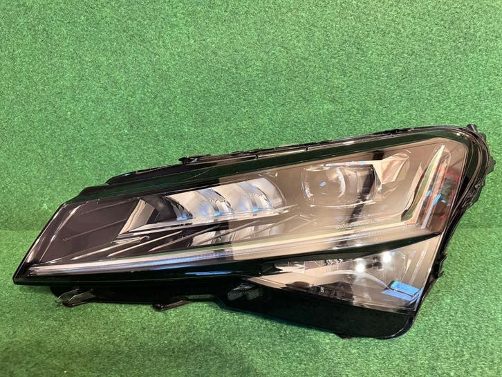 Phare av. gauche Skoda Superb III Phase 2 2019 - 23 Full LED, Auto-onderdelen, Verlichting, Ophalen