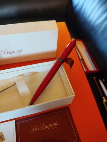 S.T. Dupont - Sans prix de réserve - Stylo à bille, Collections