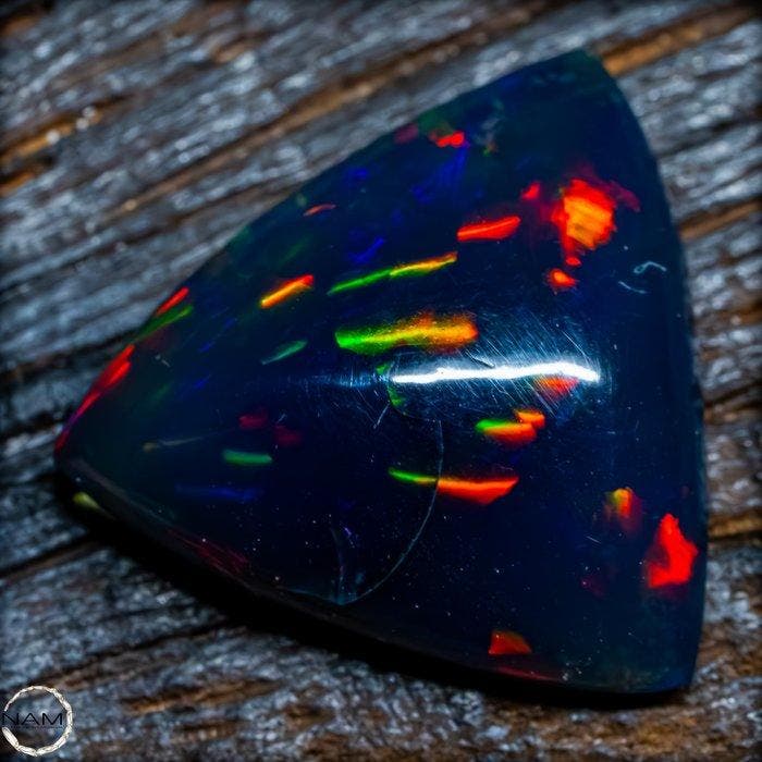 Edelster Black Opal in fel regenboogkleuren – Een vuurwerk, Collections, Minéraux & Fossiles